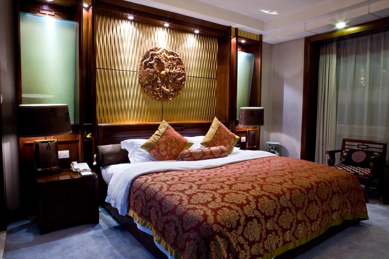 Hongyi Hotel Wuhan Exterior foto