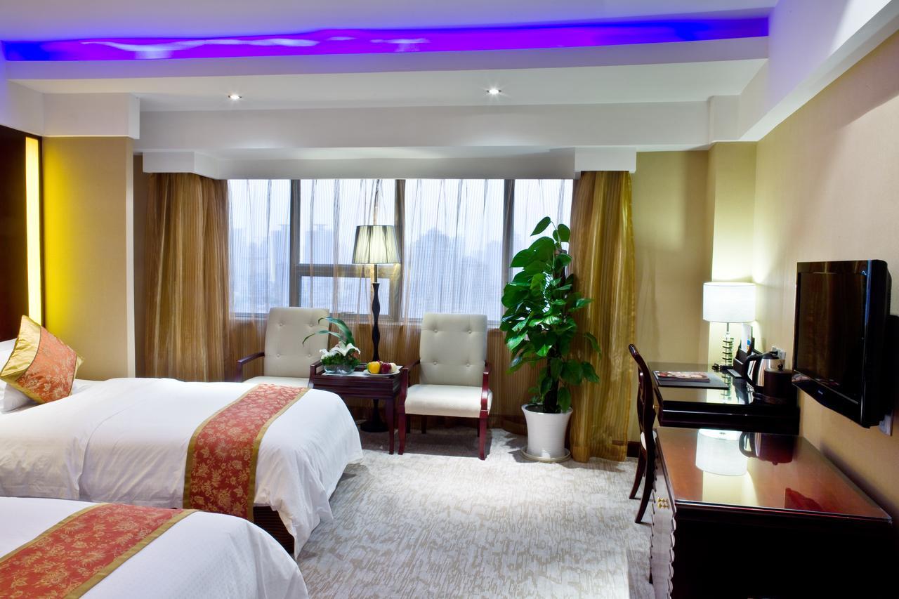 Hongyi Hotel Wuhan Exterior foto